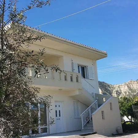 アパート Tulip House
